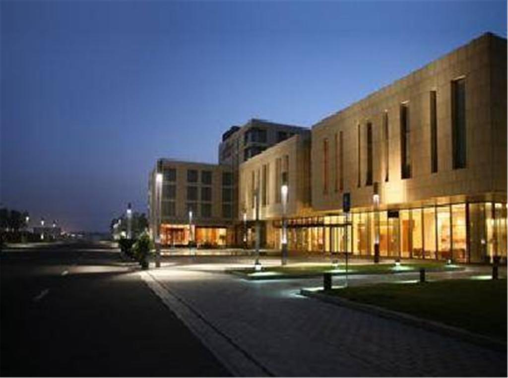 Howard Johnson Plaza Lingang Shanghai Nanhui Zewnętrze zdjęcie