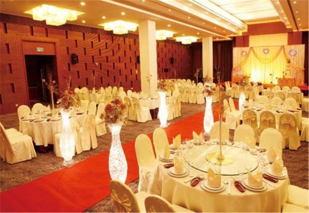 Howard Johnson Plaza Lingang Shanghai Nanhui Zewnętrze zdjęcie