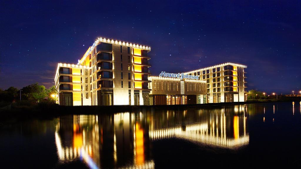 Howard Johnson Plaza Lingang Shanghai Nanhui Zewnętrze zdjęcie