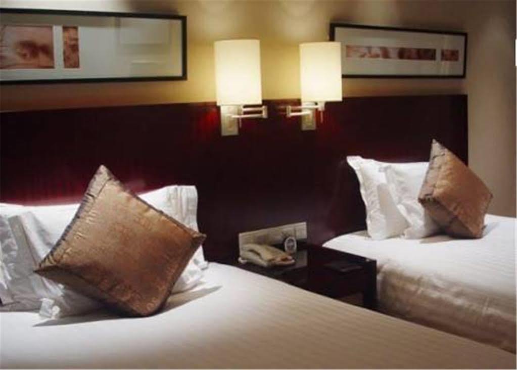 Howard Johnson Plaza Lingang Shanghai Nanhui Zewnętrze zdjęcie
