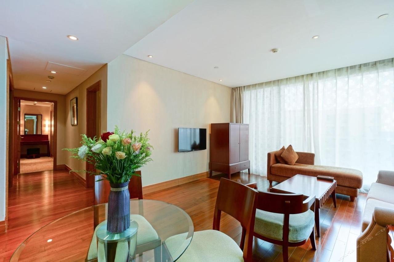 Howard Johnson Plaza Lingang Shanghai Nanhui Zewnętrze zdjęcie