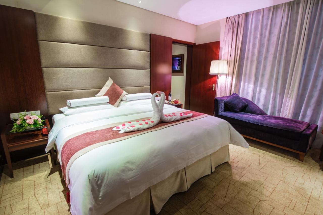 Howard Johnson Plaza Lingang Shanghai Nanhui Zewnętrze zdjęcie